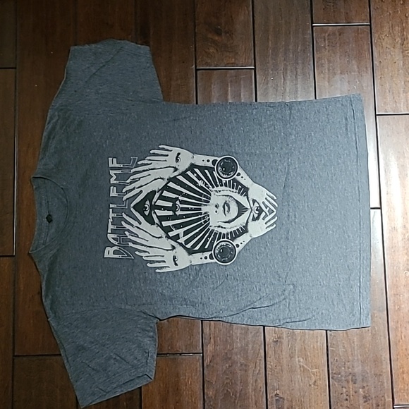 Graphic T- Shirt - Picture 1 of 6